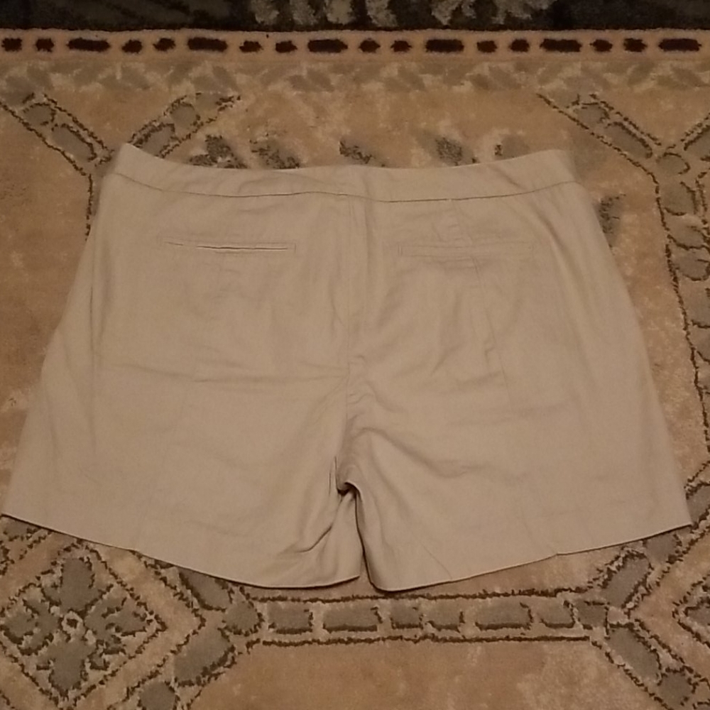 Gap Khaki Hadley Shorts 14 - Picture 2 of 4